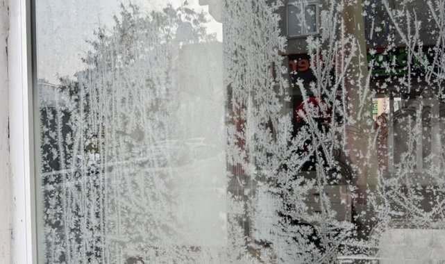 Ağrı eksi 20 derece ile dondu