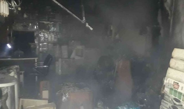 Ağrı'da elektrik dükkanında yangın