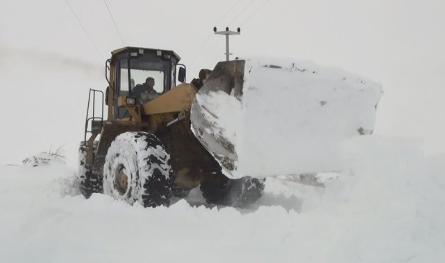 Ahlat'ta tüm köy yolları ulaşıma kapandı, eğitime 1 gün ara verildi