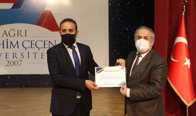 AİÇÜ'de bağımlılıkla mücadele konferansı düzenlendi