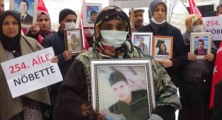 Ailelerin direnişine kar altında katılım devam ediyor