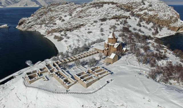 Akdamar Adası'nı 2021'de 90 bin kişi ziyaret etti