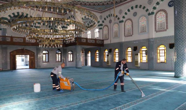 Akdeniz Belediyesi, ibadethanelerin temizliğine devam ediyor