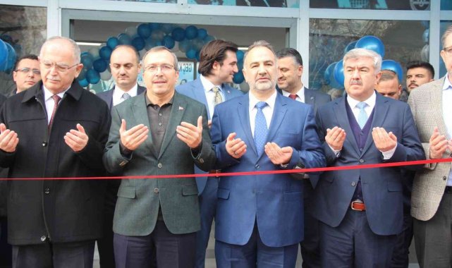 Akhisar Diyanet Gençlik Merkezinin resmi açılışı yapıldı