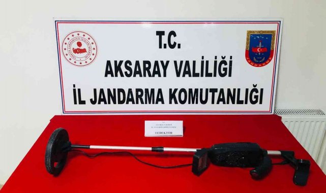 Aksaray'da defineciler kazı başında detektörle suçüstü yakalandı