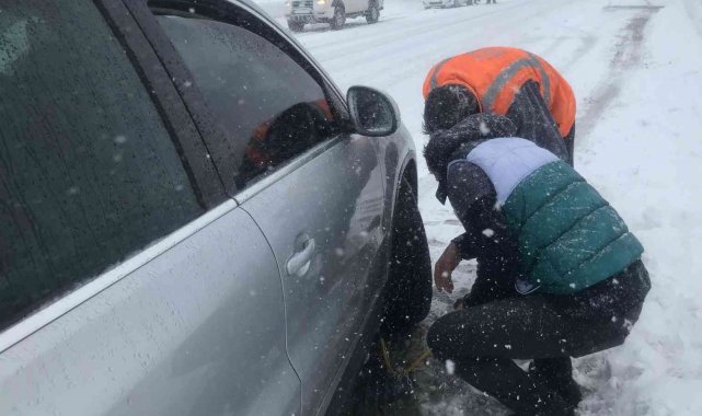 Akseki-Seydişehir karayolu kar ve tipi sebebiyle tamamen trafiğe kapandı.