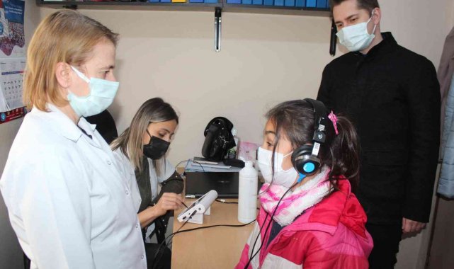 Alaşehir'de öğrencilere işitme testi yapılmaya başlandı