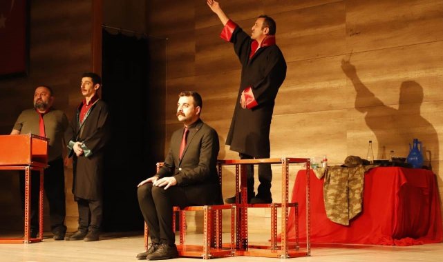 Alaşehirliler 'İyi Kötü Çirkin'i çok sevdi