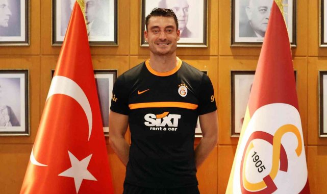 Albert Riera, Domenec Torrent'in ekibine katıldı