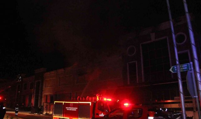 Alışveriş merkezinde korkutan yangın