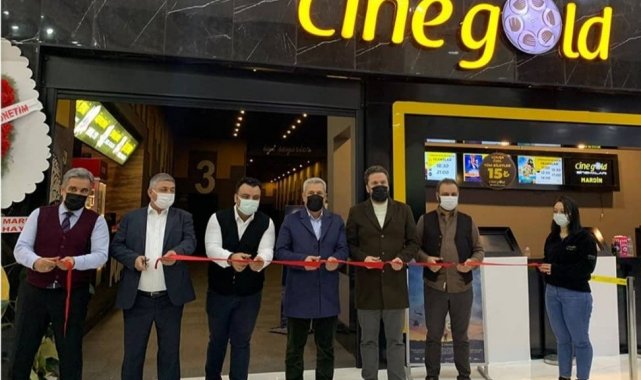 Alışveriş merkezinde sinema açıldı