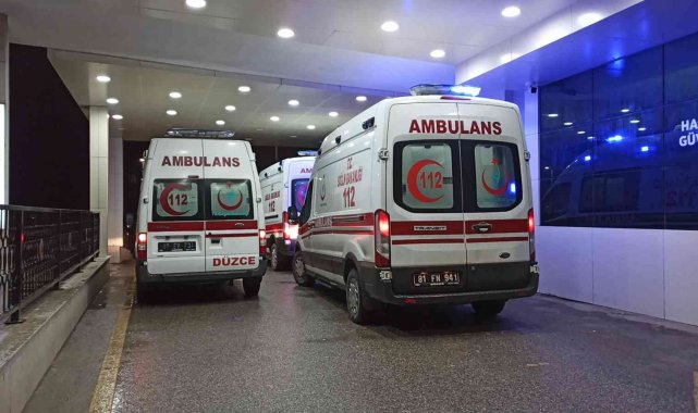 Alkol aldıkları sırada bıçaklandılar