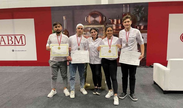 ALKÜ&#039;ye 2 altın 2 gümüş madalya