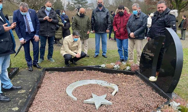 Almanya&#039;da saldırıya uğrayan Müslüman mezarlığında anma programı