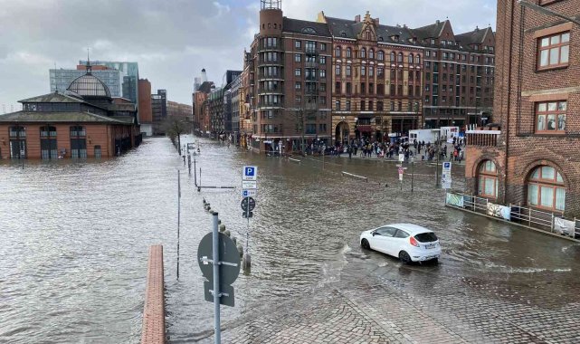Almanya'yı "Nadia" fırtınası vurdu
