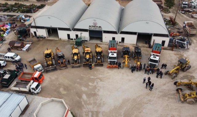 Altıeylül Belediyesi ekipleri karla mücadeleye hazır