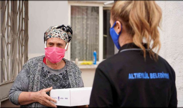 Altıeylül Belediyesi sosyal market ile ihtiyaç sahiplerinin yanında