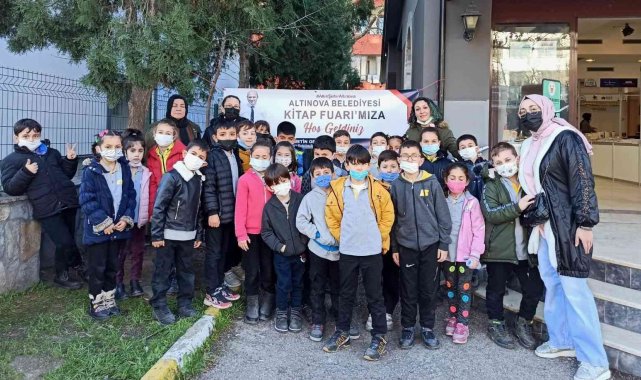 Altınova Kitap Fuarına büyük ilgi