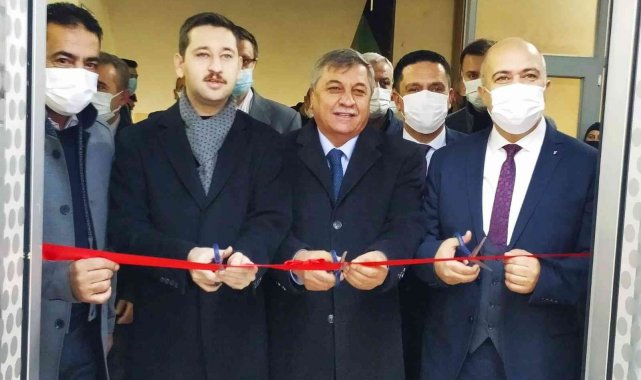 Altıntaş'ta Anadolu Lisesi'nde kütüphane açıldı