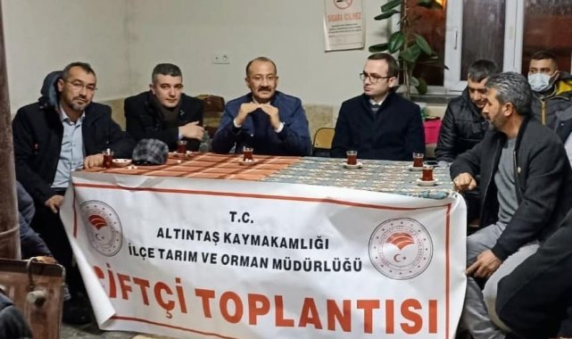 Altıntaş&#039;ta çiftçi eğitim toplantısı