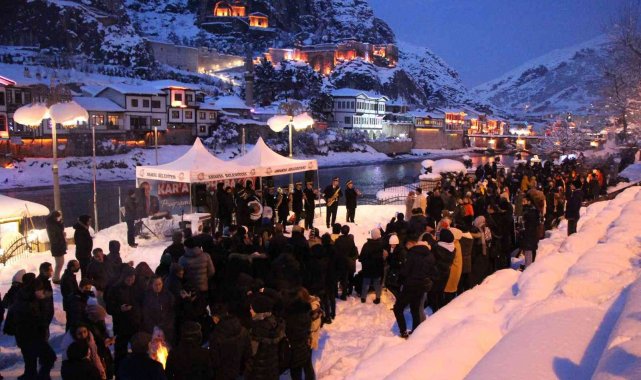 Amasyalılar kar yağışını konserle kutladı
