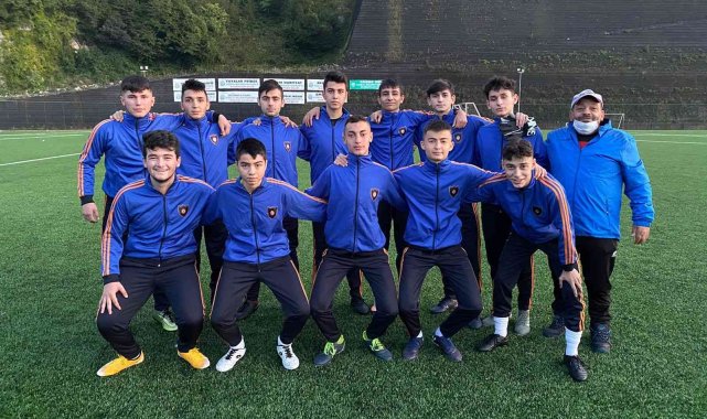 Amatör maçta 8 kırmızı kart