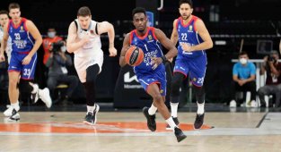 Anadolu Efes, Zenit deplasmanında