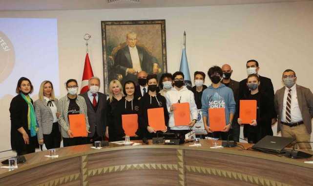 Anadolu Lisesi öğrencilerine İHA sertifikası