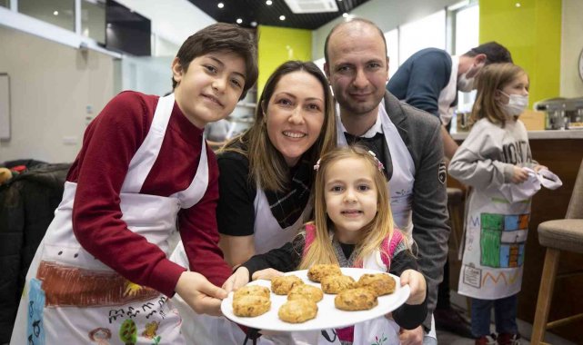 Anne-babalar pişirdi, çocuklar tasarladı