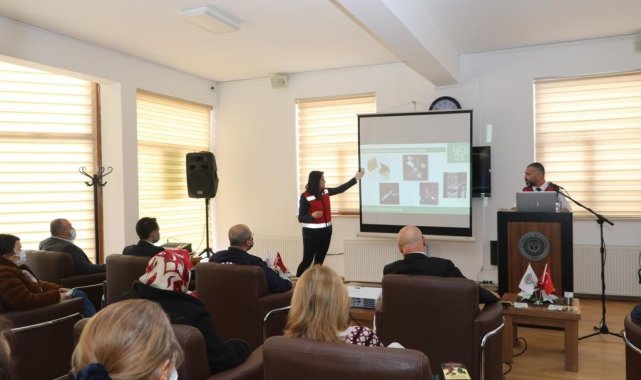 Anne ve anne adaylarına "En İyi Narkotik Polisi Anne"