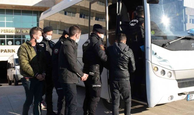 Antalya'da 106 polisten eş zamanlı aranan şahıs operasyonu