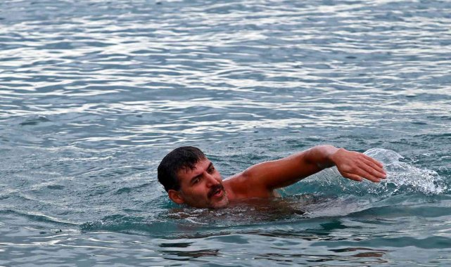 Antalya'da iki mevsim aynı anda yaşandı, ortaya ilginç görüntüler çıktı