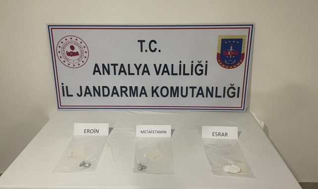 Antalya&#039;da jandarmadan uyuşturucuya geçit yok