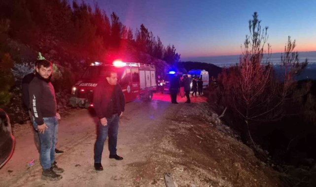 Antalya'da tomruk yüklü kamyonun altında kalan şoför hayatını kaybetti