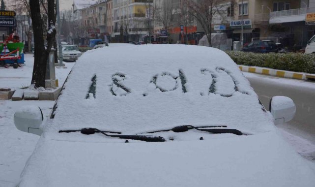 Antalya'nın Korkuteli ilçesinde kar sevinci