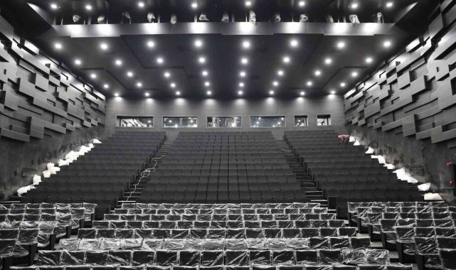 Antalya'ya 790 koltuk kapasiteli 'kültür' salonu