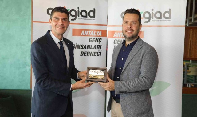 ANTGİAD İzzet Pinto ile girişimciliği konuştu