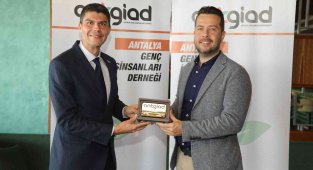 ANTGİAD İzzet Pinto ile girişimciliği konuştu