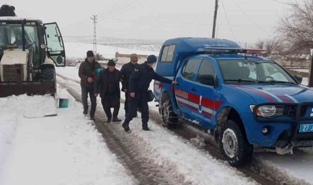 Araban&#039;da mahsur kalan hastaların imdadına belediye yetişti