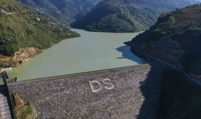 Aralarında 67 km mesafe olan iki barajın su seviyeleri şaşırtıyor