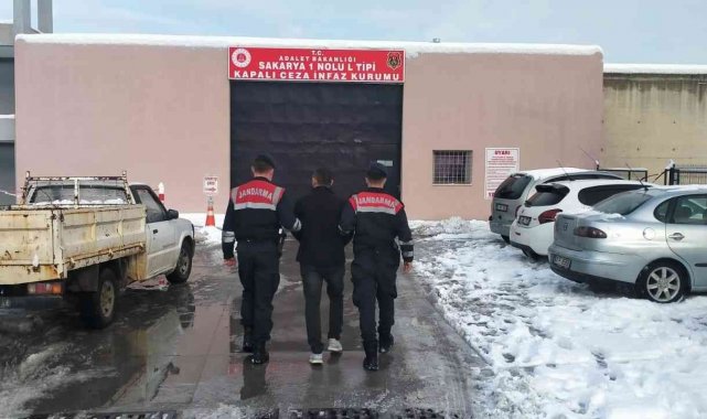 Aranan şüpheli jandarma ekiplerince yakalandı