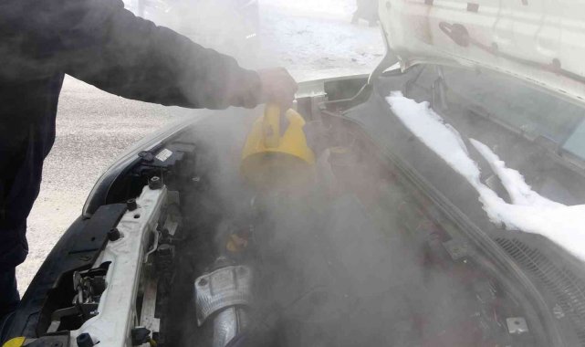 Ardahan eksi 16 derece: Araçlar soğuktan çalışmadı