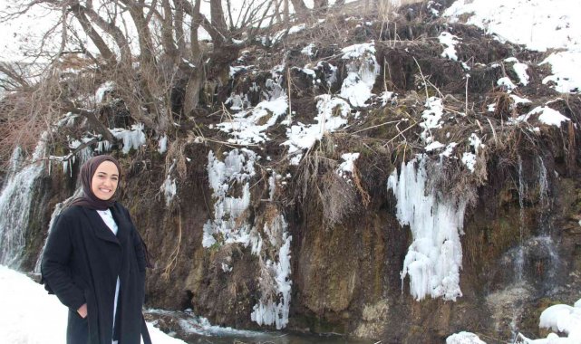 Arpet Şelalesi kısmen dondu