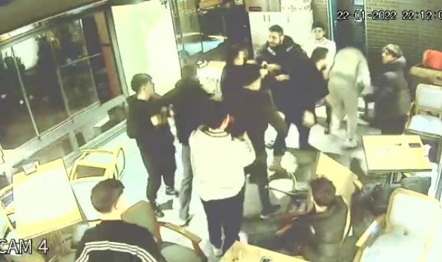 Ataşehir'de arkadaşların hırsızlık kavgasında yumruklar havada uçuştu