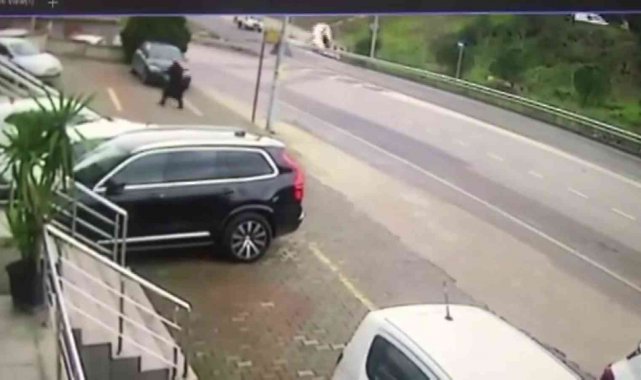 Ataşehir'de Freni boşalan araç takla attı: O anlar kamerada