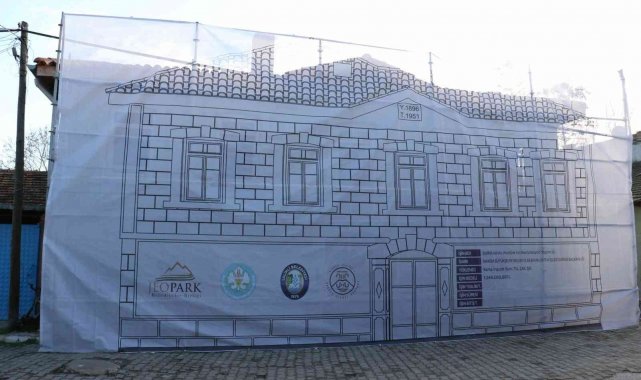 Atatürk Evi'nde restorasyon sürüyor