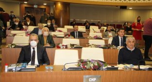 ATB, ABB Meclisi'nde üyelere 150 buket dağıttı