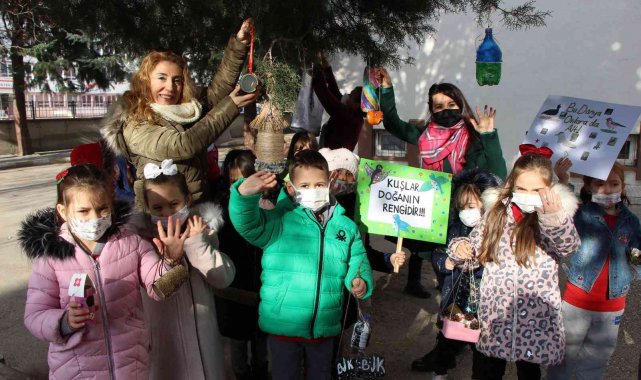 Atık malzemeler Amasyalı çocukların elinde kuş yuvası ve yemlik oldu