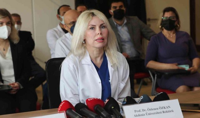AÜ Rektörü Özkan: "Türkiye'nin ikinci rahim nakli hastasına önümüzdeki ay embriyo nakli transferi planlıyoruz"