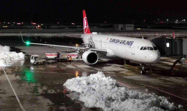 Avukat Şafak Mahmutyazıcıoğlu'nun cenazesi uçakla Rize'ye götürüldü